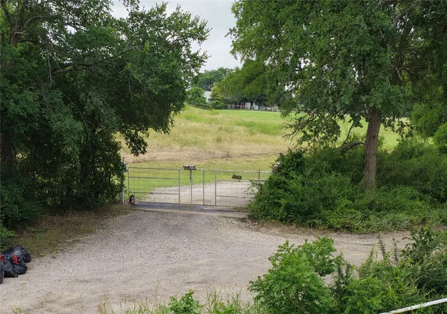 Photo 3 of Land for sale at 809 Stephenson Rd, Red Oak, TX 75154 | MLS# 21306224 | Listing updated on 2026-08-22