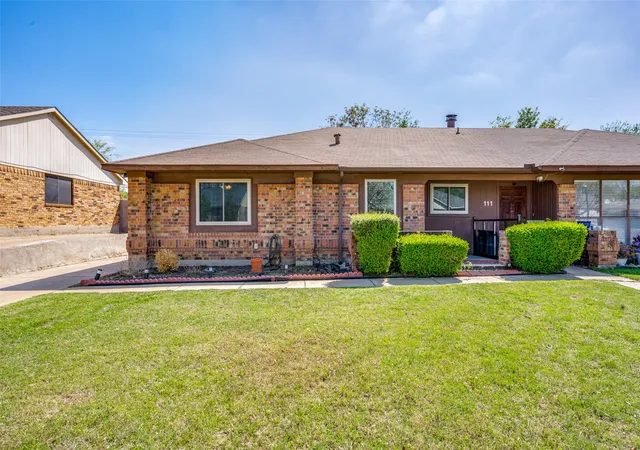 Homes for sale in Euless, TX | 109 Hickory Springs Dr, Euless, TX 76039 | MLS# 21306477