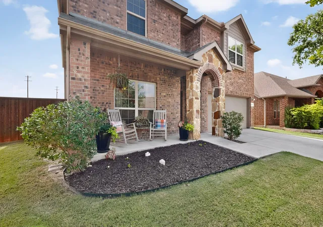 Photo 3 of Single family home for sale at 201 Sandy Creek Wy, Mc Kinney, TX 75072 | MLS# 21304243 | Listing updated on 2026-08-22