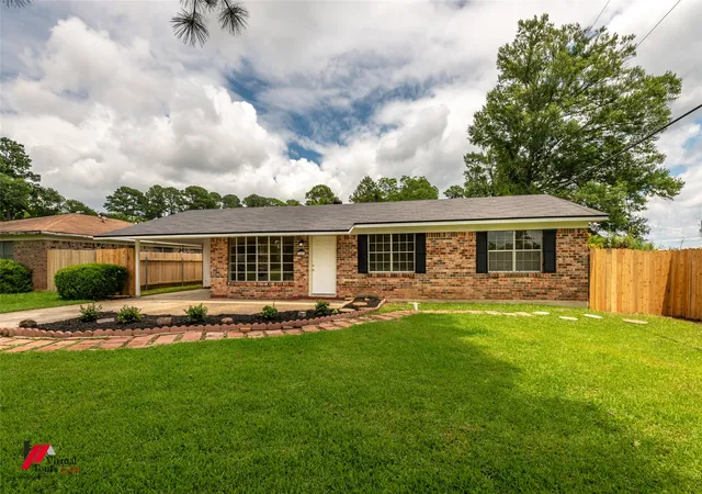 3rd image of 7447 Songwood Dr, Shreveport, LA 71129 | MLS# 21306482