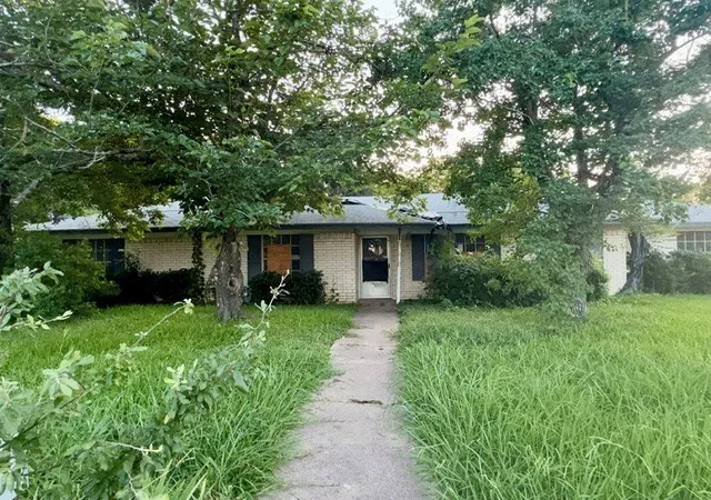 Photo 1 of Sale Pending at 237 Palm Dr, Marlin, TX 76661 | MLS# 21306532 | Listing updated on 2026-08-22