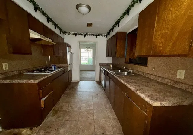 Photo 3 of Sale Pending at 237 Palm Dr, Marlin, TX 76661 | MLS# 21306532 | Listing updated on 2026-08-22
