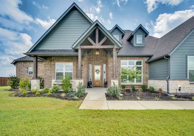 Photo 2 of Single family home for sale at 10630 Barleycorn Ln, Venus, TX 76084 | MLS# 21306038 | Listing updated on 2026-09-29