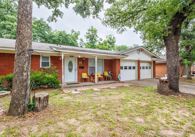 Homes for sale in Stephenville, TX | 1340 Wildwood, Stephenville, TX 76401 | MLS# 21306537