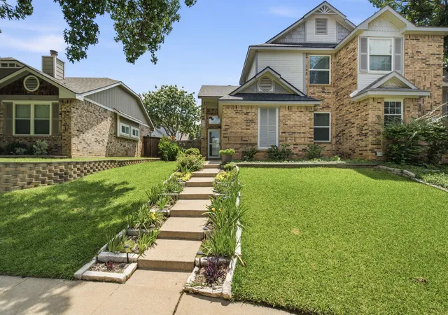 Homes for sale in Euless, TX | 2702 Ansley Ct, Euless, TX 76039 | MLS# 21305253