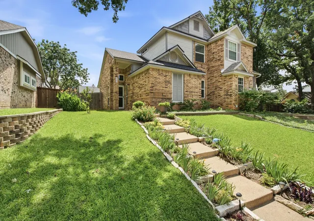 Homes for sale in Euless, TX | 2702 Ansley Ct, Euless, TX 76039 | MLS# 21305253