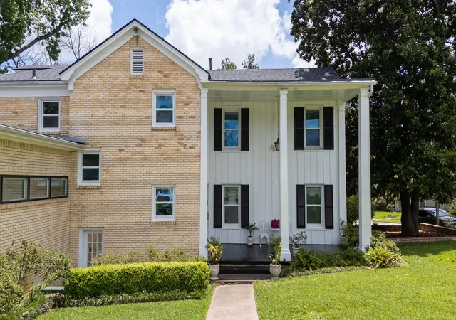 Photo 2 of Sale Pending at 1010 S Chilton Ave, Tyler, TX 75701 | MLS# 21302019 | Listing updated on 2026-09-25