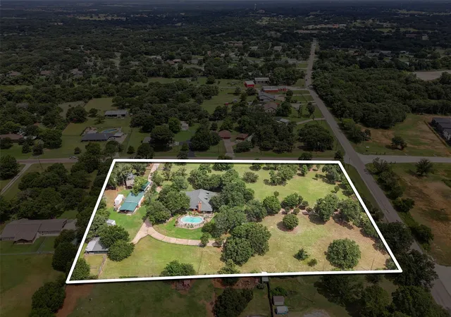 Photo 3 of Single family home for sale at 301 Ryan Ave, Burleson, TX 76028 | MLS# 21303869 | Listing updated on 2026-09-17