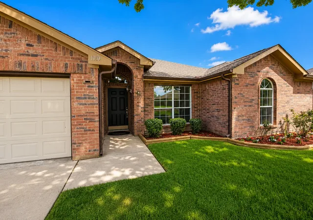 Homes for sale in Midlothian, TX | 1010 Mediterranean Ave, Midlothian, TX 76065 | MLS# 21306626