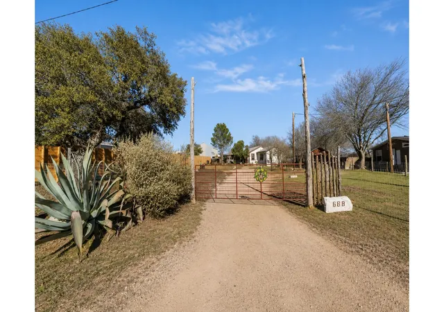 Homes for sale in Kerrville, TX | 117 Reading Ave N, Kerrville, TX 78010 | MLS# 21306623
