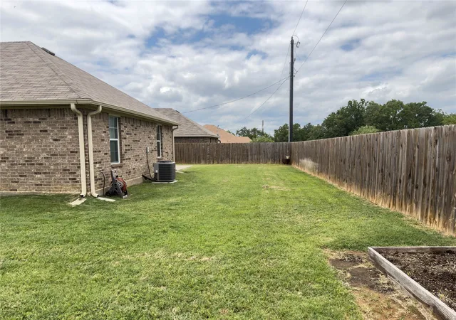 Homes for sale in Mineral Wells, TX | 296 Summit Dr, Mineral Wells, TX 76067 | MLS# 21306669