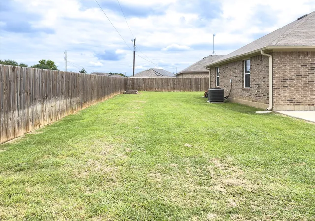 Homes for sale in Mineral Wells, TX | 296 Summit Dr, Mineral Wells, TX 76067 | MLS# 21306669