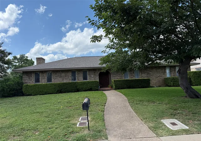 Homes for sale in Duncanville, TX | 215 Roma Dr, Duncanville, TX 75116 | MLS# 21306662
