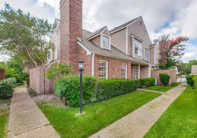 Condo for sale at 17910 Windflower Wy #2302, Dallas, TX 75252 | MLS# 21306698