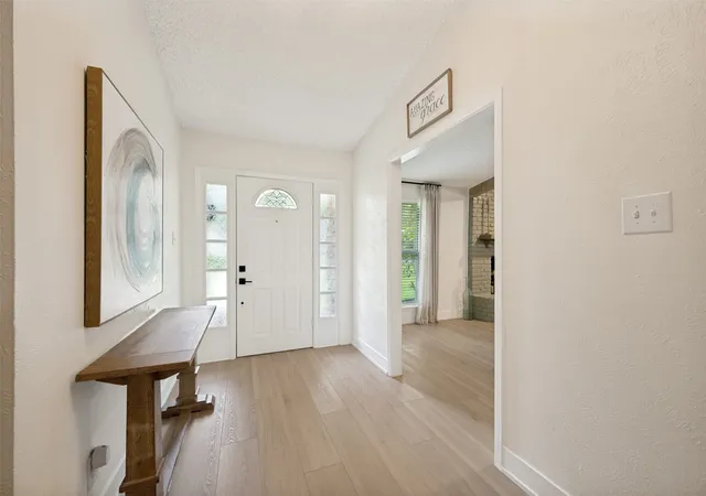 Photo 3 of Single family home for sale at 909 Edgecliff Dr, Bedford, TX 76022 | MLS# 21306164 | Listing updated on 2026-10-01