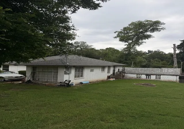 Photo 2 of Single family home for sale at 1531 E Lakeview Dr, Dallas, TX 75216 | MLS# 21306011 | Listing updated on 2026-08-31
