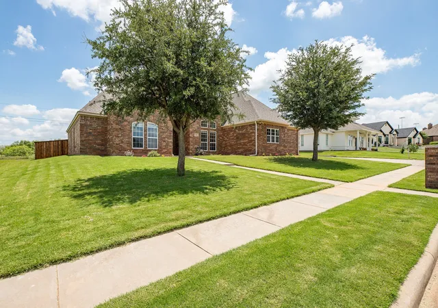 Homes for sale in Henrietta, TX | 1004 Vineyard Ln, Henrietta, TX 76365 | MLS# 21306735