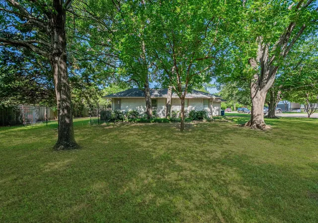 Photo 3 of Single family home for sale at 3946 Cortez Dr, Dallas, TX 75220 | MLS# 21306812 | Listing updated on 2026-08-19