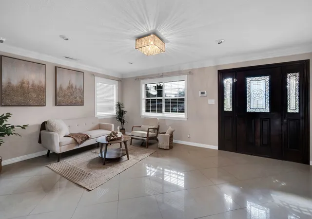 2nd image of 1213 N Macarthur Blvd, Irving, TX 75061 | MLS# 21306157