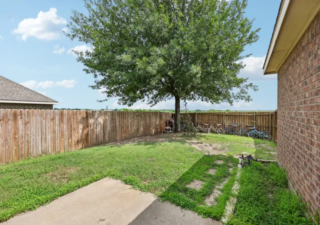 Homes for sale in Red Oak, TX | 117 Brook Hollow Ln, Red Oak, TX 75154 | MLS# 21306822