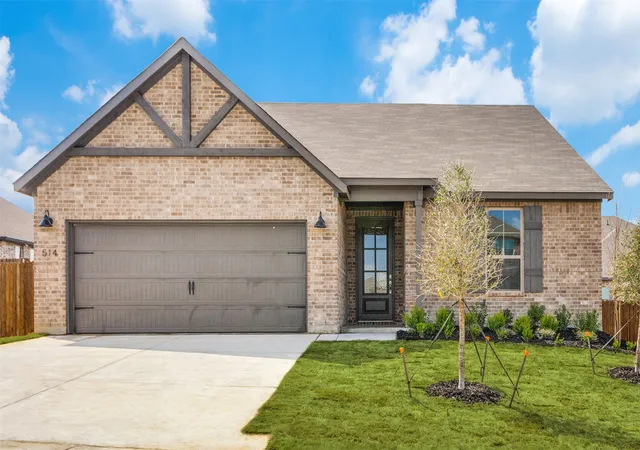 Photo 1 of Single family home for sale at 514 Hillcrest Cir, Justin, TX 76247 | MLS# 21306775 | Listing updated on 2026-08-24