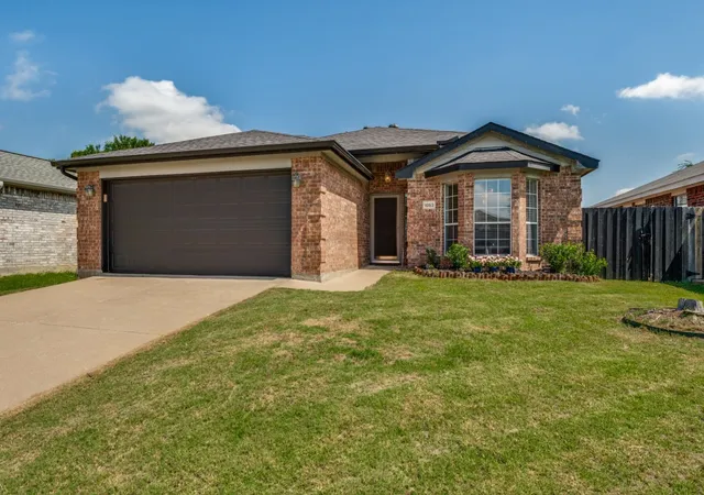 Homes for sale in Little Elm, TX | 1053 Port Mansfield Dr, Little Elm, TX 75068 | MLS# 21304956