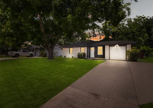 Photo 3 of Single family home for sale at 907 Pinson Rd, Forney, TX 75126 | MLS# 21237361 | Listing updated on 2026-09-29