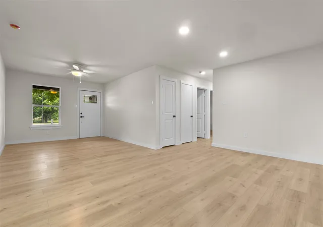 Photo 4 of Single family home for sale at 907 Pinson Rd, Forney, TX 75126 | MLS# 21237361 | Listing updated on 2026-09-29