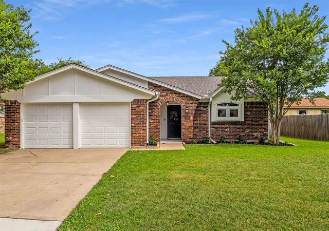 Homes for sale in North Richland Hills, TX | 6283 Shirley Dr, North Richland Hills, TX 76180 | MLS# 21306865
