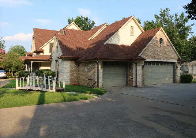 Photo 2 of Single family home for sale at 3010 St Lo, Irving, TX 75060 | MLS# 21304318 | Listing updated on 2026-07-27