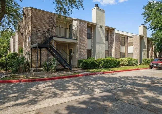 1st image of 8100 Cambridge St #124, Houston, TX 77054 | MLS# 21305696