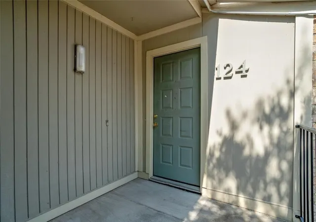 2nd image of 8100 Cambridge St #124, Houston, TX 77054 | MLS# 21305696