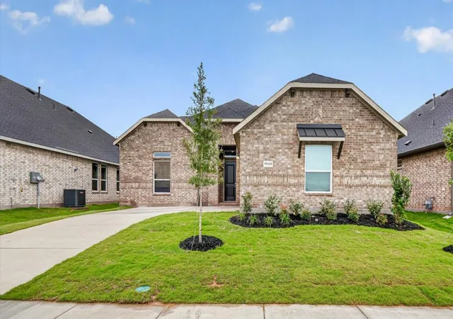 1st image of 3325 Seaside St, Grand Prairie, TX 76065 | MLS# 21306383