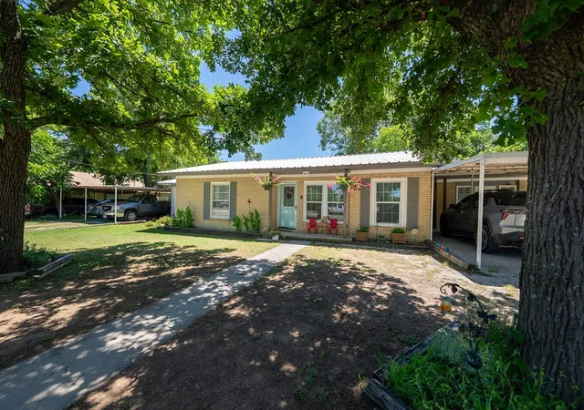 Homes for sale in Gorman, TX | 414 W Roberts St, Gorman, TX 76454 | MLS# 21306974