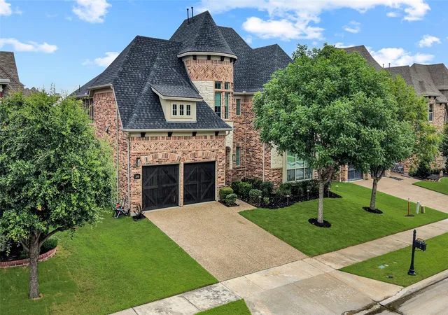 Photo 2 of Single family home for sale at 2098 Hidalgo Ln, Frisco, TX 75034 | MLS# 21306336 | Listing updated on 2026-08-11