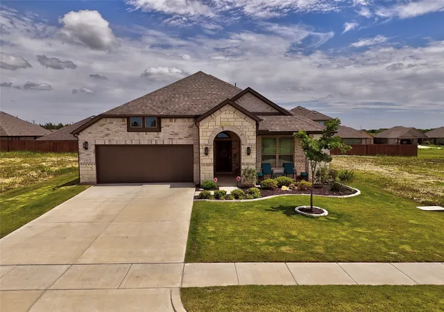 Homes for sale in Venus, TX | 1917 Daybreak Dr, Venus, TX 76009 | MLS# 21306197