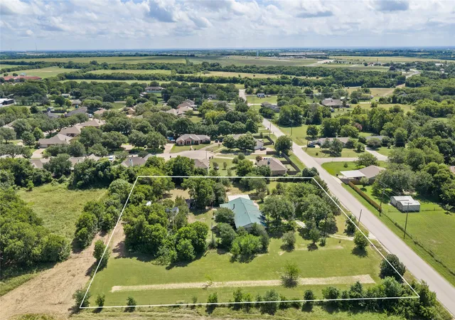 Homes for sale in Lorena, TX | 440 Williams Rd, Lorena, TX 76655 | MLS# 21305891