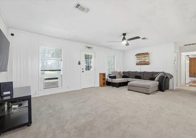 Photo 4 of Single family home for sale at 237 Brenda Ln, Gainesville, TX 76240 | MLS# 21227937 | Listing updated on 2026-09-26