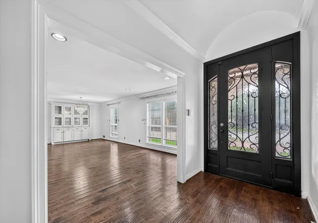Photo 3 of Mansion for sale at 14126 Brookridge Cir, Dallas, TX 75254 | MLS# 21304037 | Listing updated on 2026-08-22