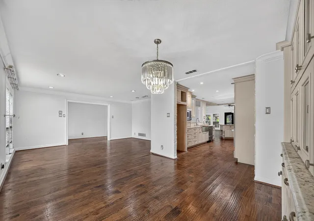 Photo 4 of Single family home for sale at 14126 Brookridge Cir, Dallas, TX 75254 | MLS# 21304037 | Listing updated on 2026-08-22