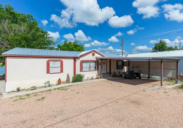 Homes for sale in Coleman, TX | 209 Lakeview Dr, Coleman, TX 76834 | MLS# 21305043