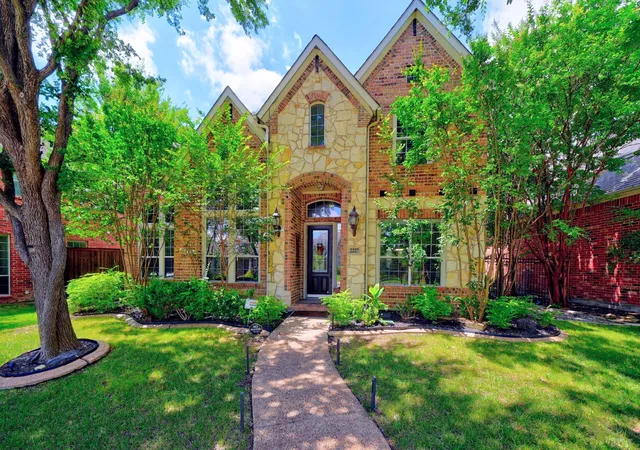 Photo 2 of Single family home for sale at 2227 Fox Crossing Ln, Frisco, TX 75036 | MLS# 21305853 | Listing updated on 2026-10-07