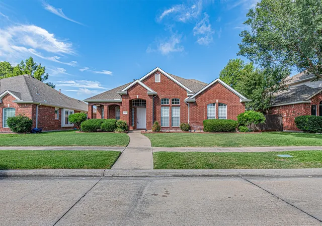 Homes for sale in Garland, TX | 5221 Alec Dr, Garland, TX 75043 | MLS# 21304194