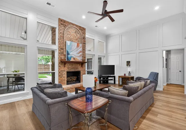 Photo 3 of Sale Pending at 1415 Horton Dr, Cedar Hill, TX 75104 | MLS# 21303080 | Listing updated on 2026-07-24
