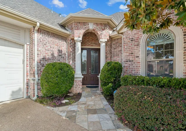 Photo 3 of Sale Pending at 3803 Park Flower Ct, Arlington, TX 76017 | MLS# 21299036 | Listing updated on 2026-08-25