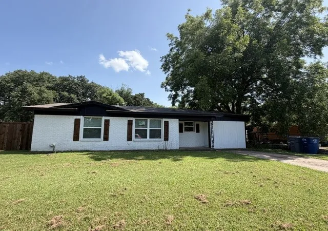 Photo 1 of Single family home for sale at 6836 Western Hills Dr, Dallas, TX 75217 | MLS# 21307132 | Listing updated on 2026-07-12