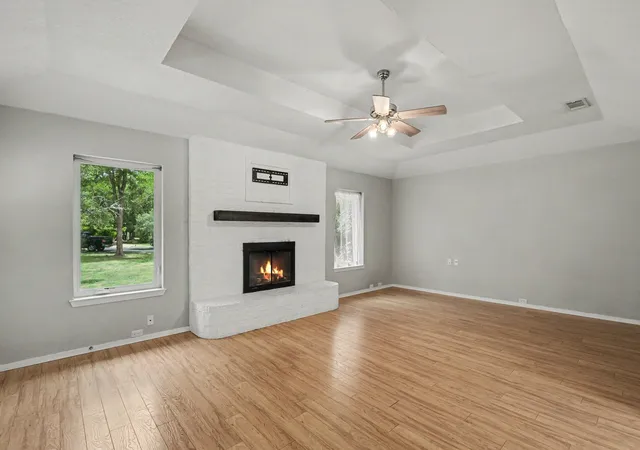 Photo 2 of Single family home for sale at 217 Kingswood Rd, Willow Park, TX 76087 | MLS# 21306436 | Listing updated on 2026-08-27