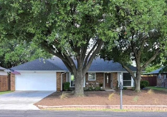 Homes for sale in Corinth, TX | 1908 Sharon Dr, Corinth, TX 76210 | MLS# 21307130