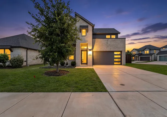 Photo 1 of Single family home for sale at 352 Boone Dr, Waxahachie, TX 75165 | MLS# 21305081 | Listing updated on 2026-09-07
