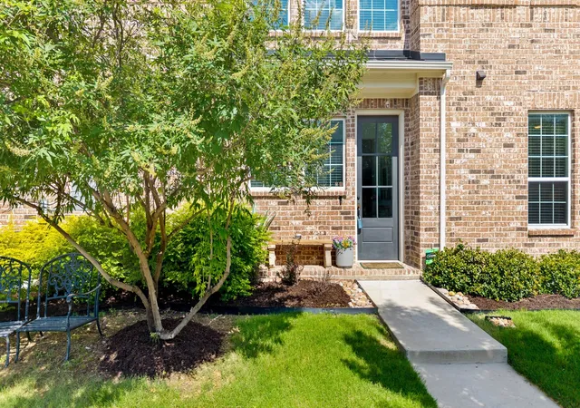 Photo 2 of Townhouse for sale at 7210 Switchgrass Rd, Frisco, TX 75033 | MLS# 21307142 | Listing updated on 2026-08-22